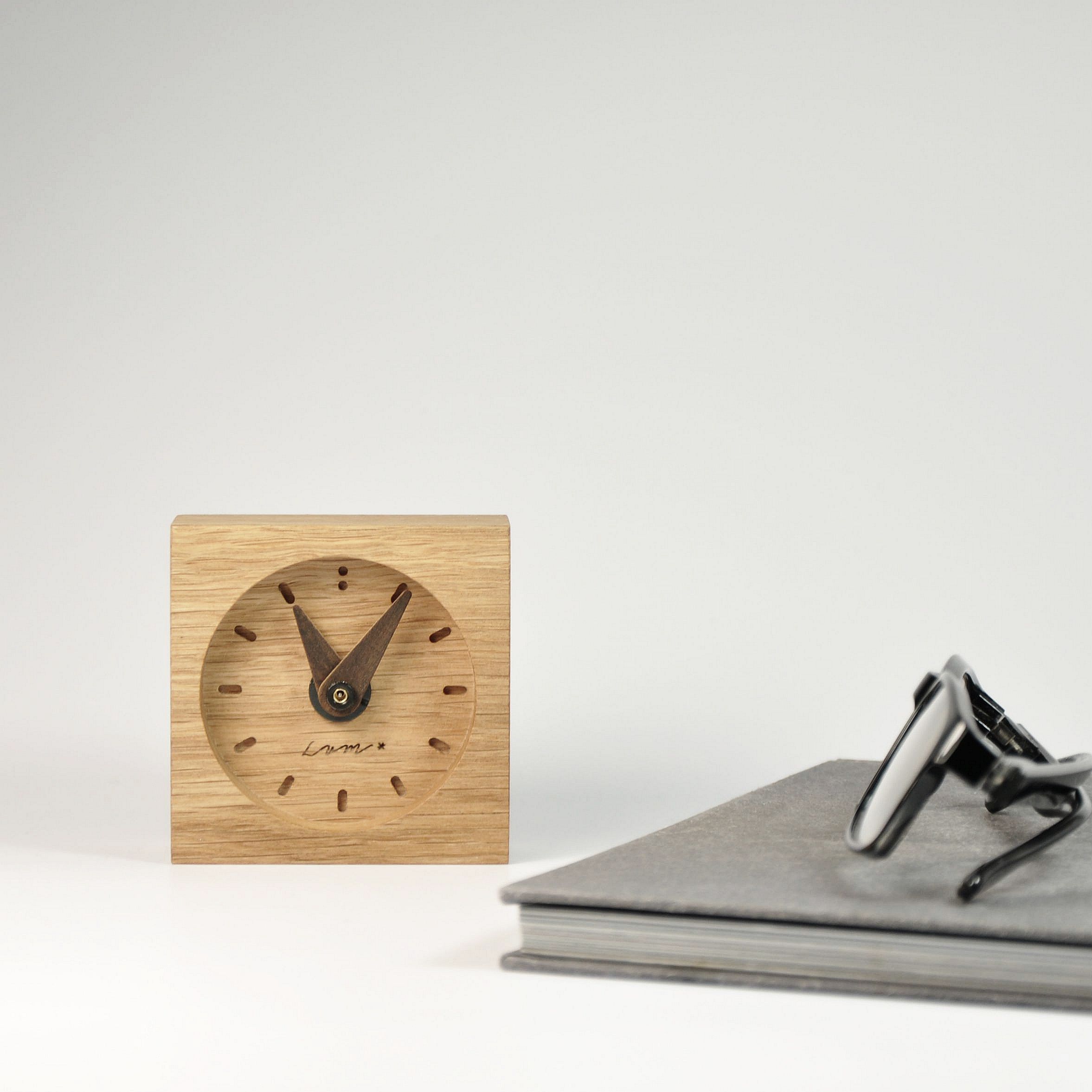 wooden table clock by Lum - Eesti Disaini Maja / Estonian Design House