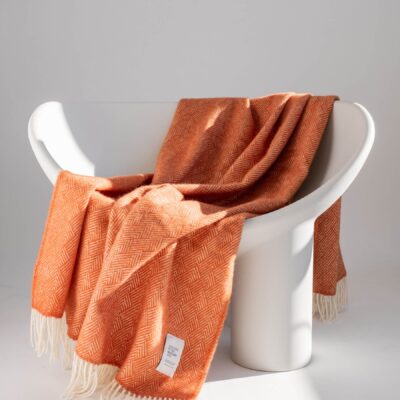 villane pleed HERA by Woolish