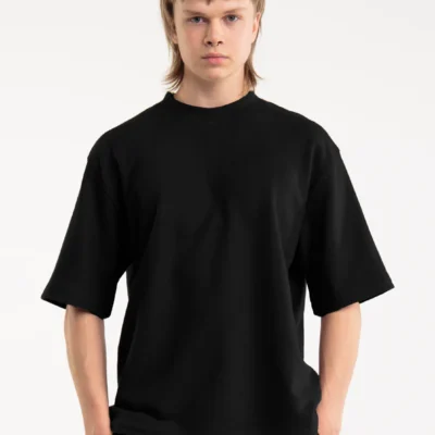 oversized T-särk meeste must by Reet Aus