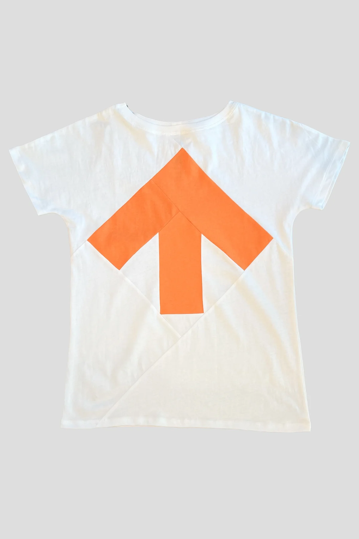 naiste UP-SHIRT valge oranži noolega by Reet Aus