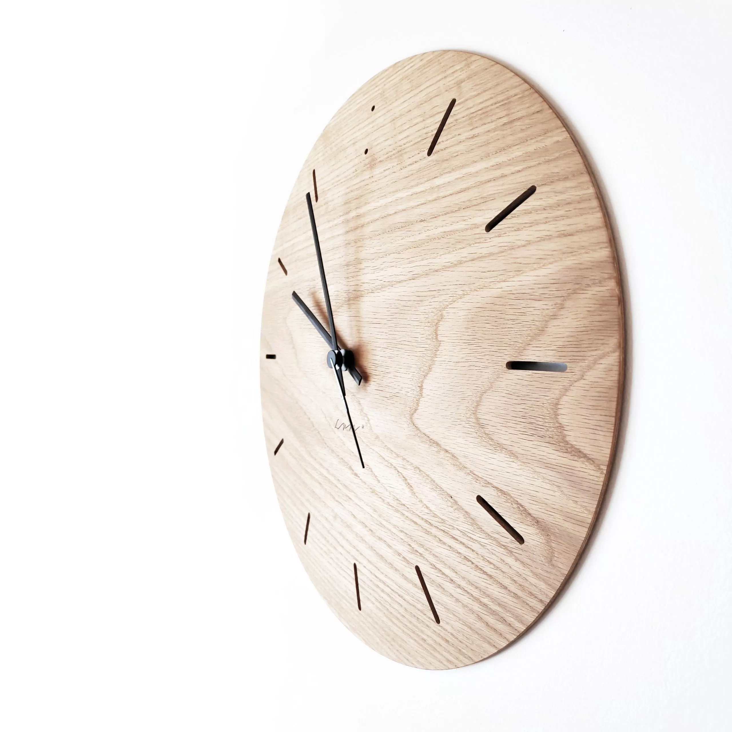 puidust seinakell BUBBLE by LUM