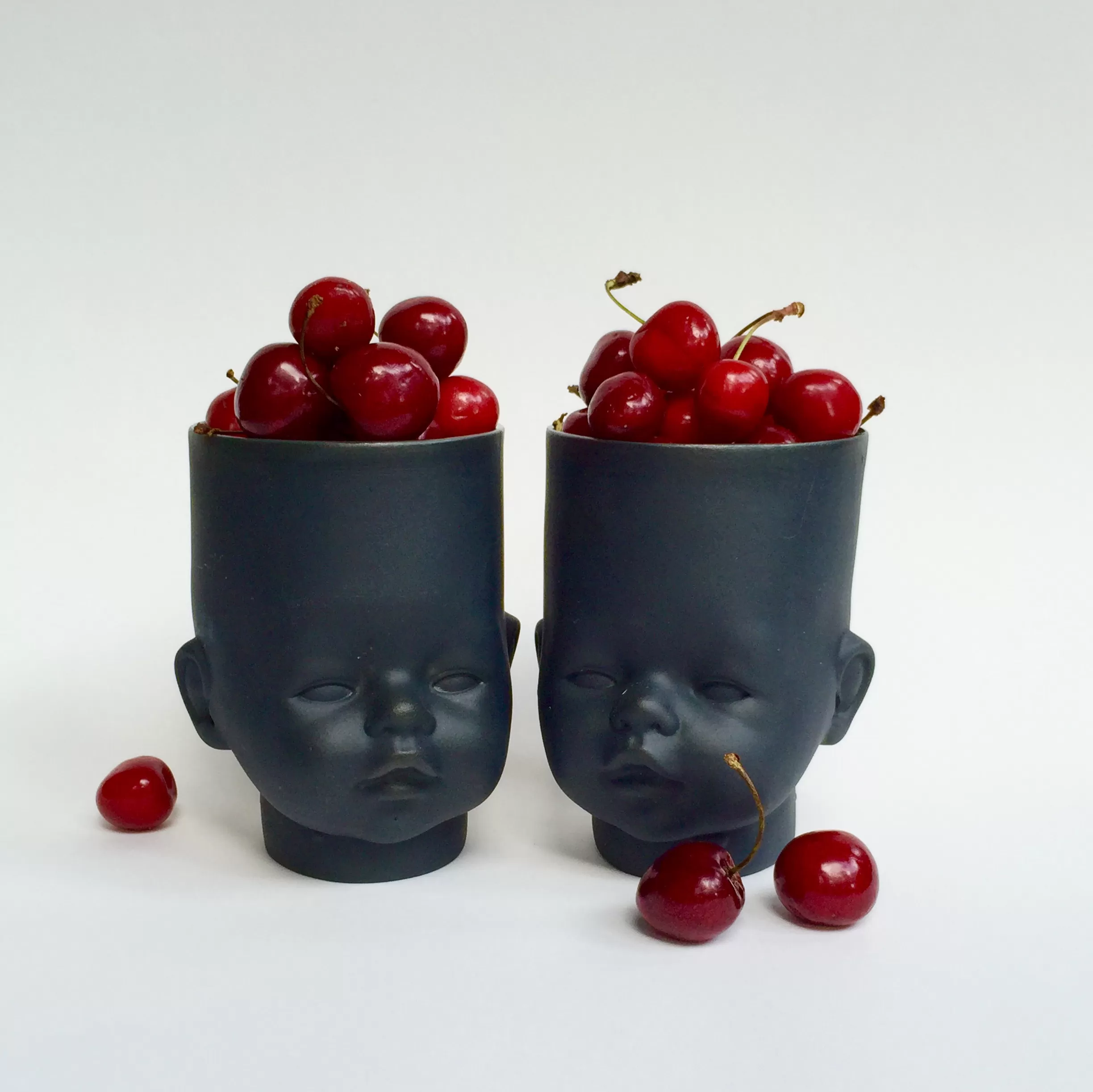 porcelain cup / vase OH BABY! by Marion Isabelle Varik