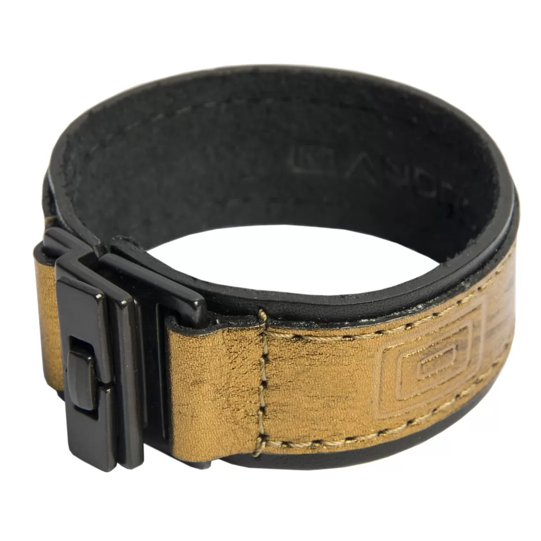 woman's bracelet by Tiina Andron