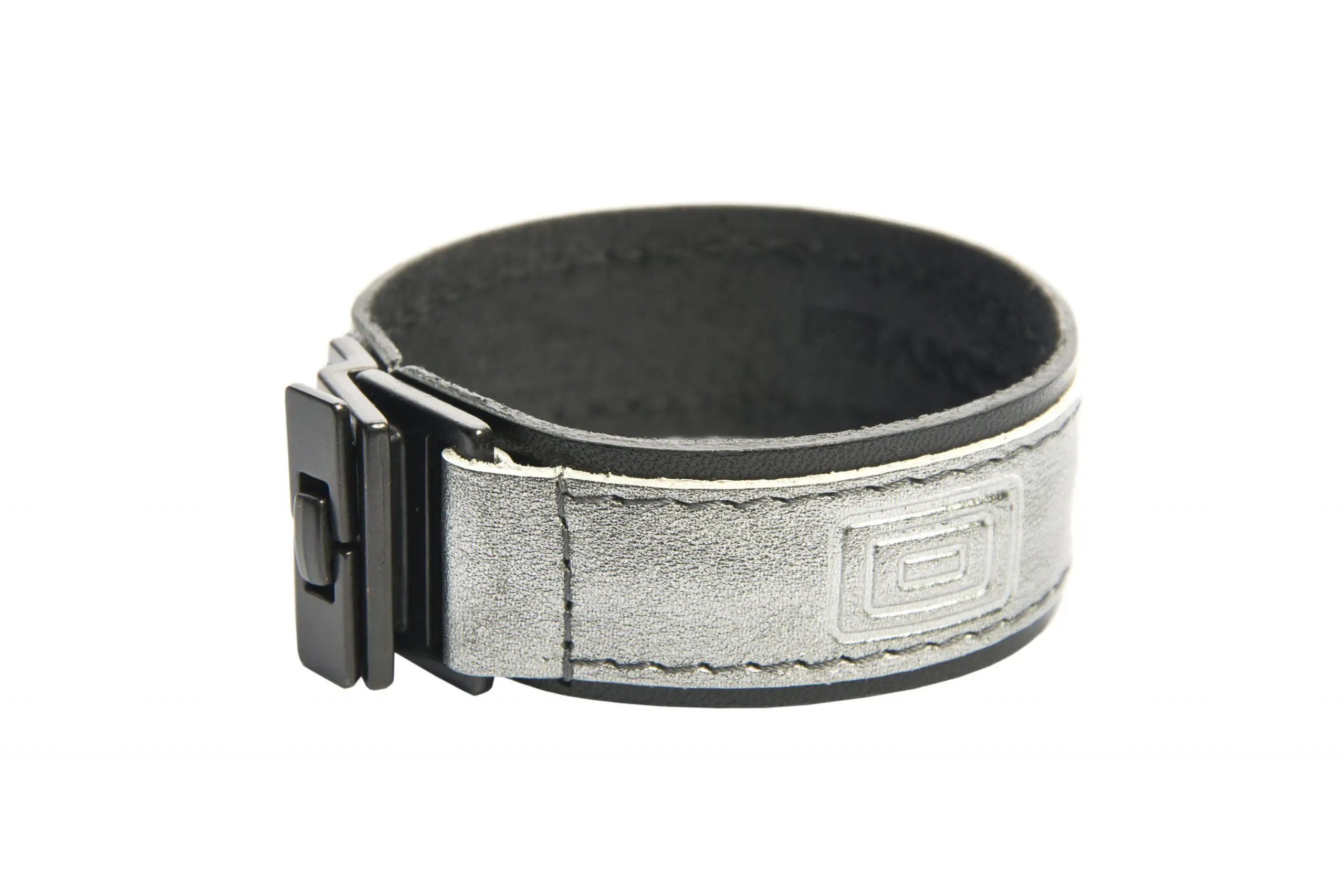 woman's bracelet by Tiina Andron