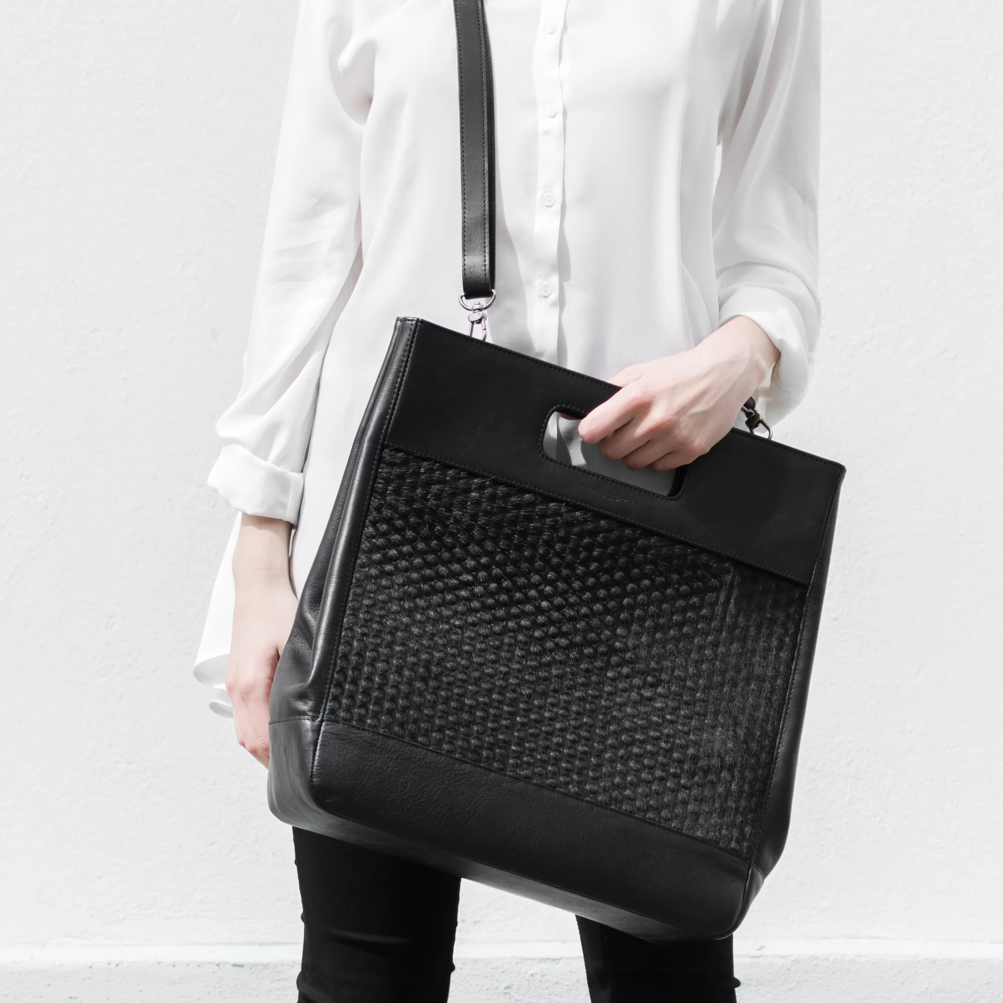 carry bag ENIGMA by Tiina Andron