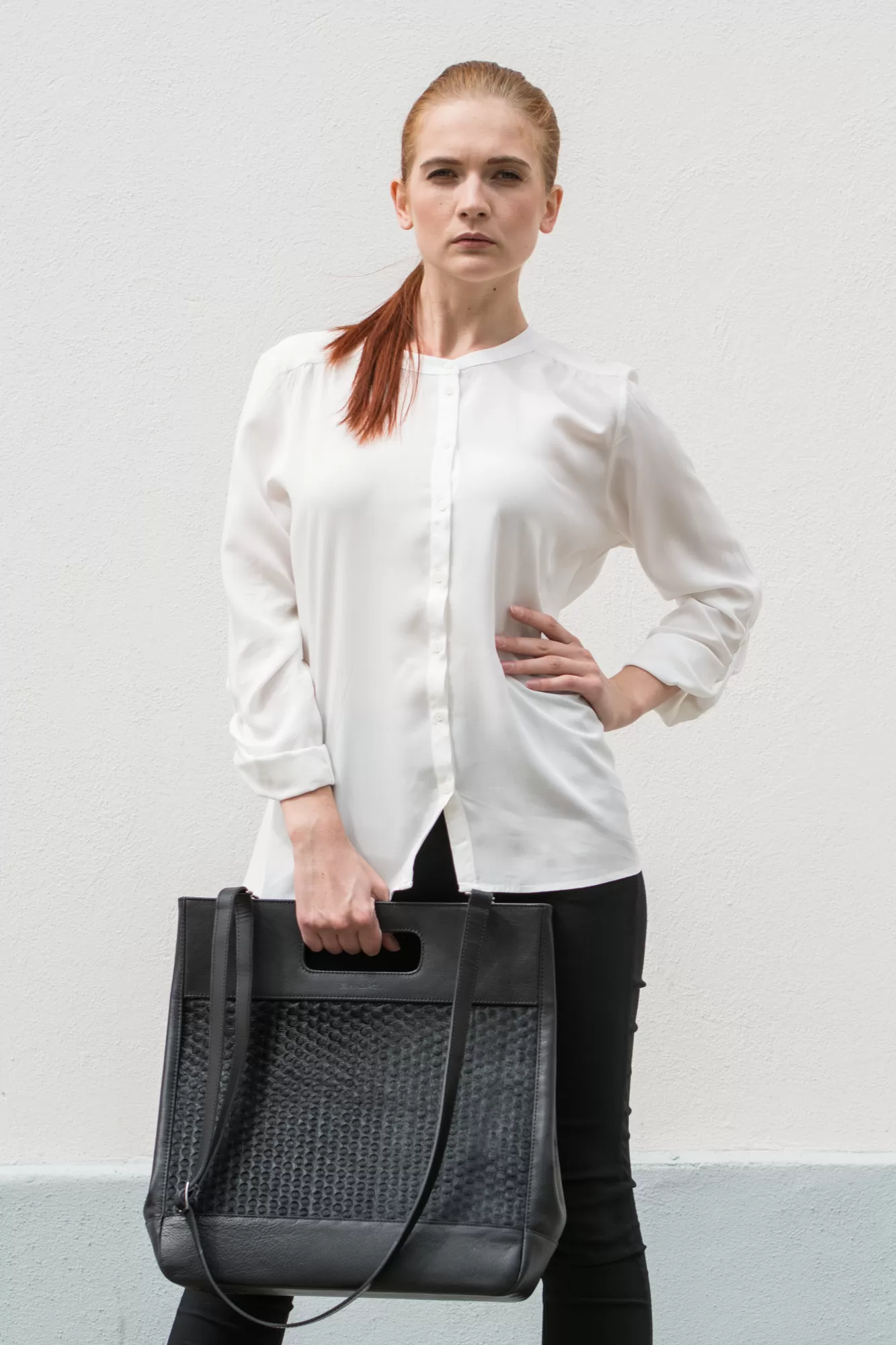 carry bag ENIGMA by Tiina Andron