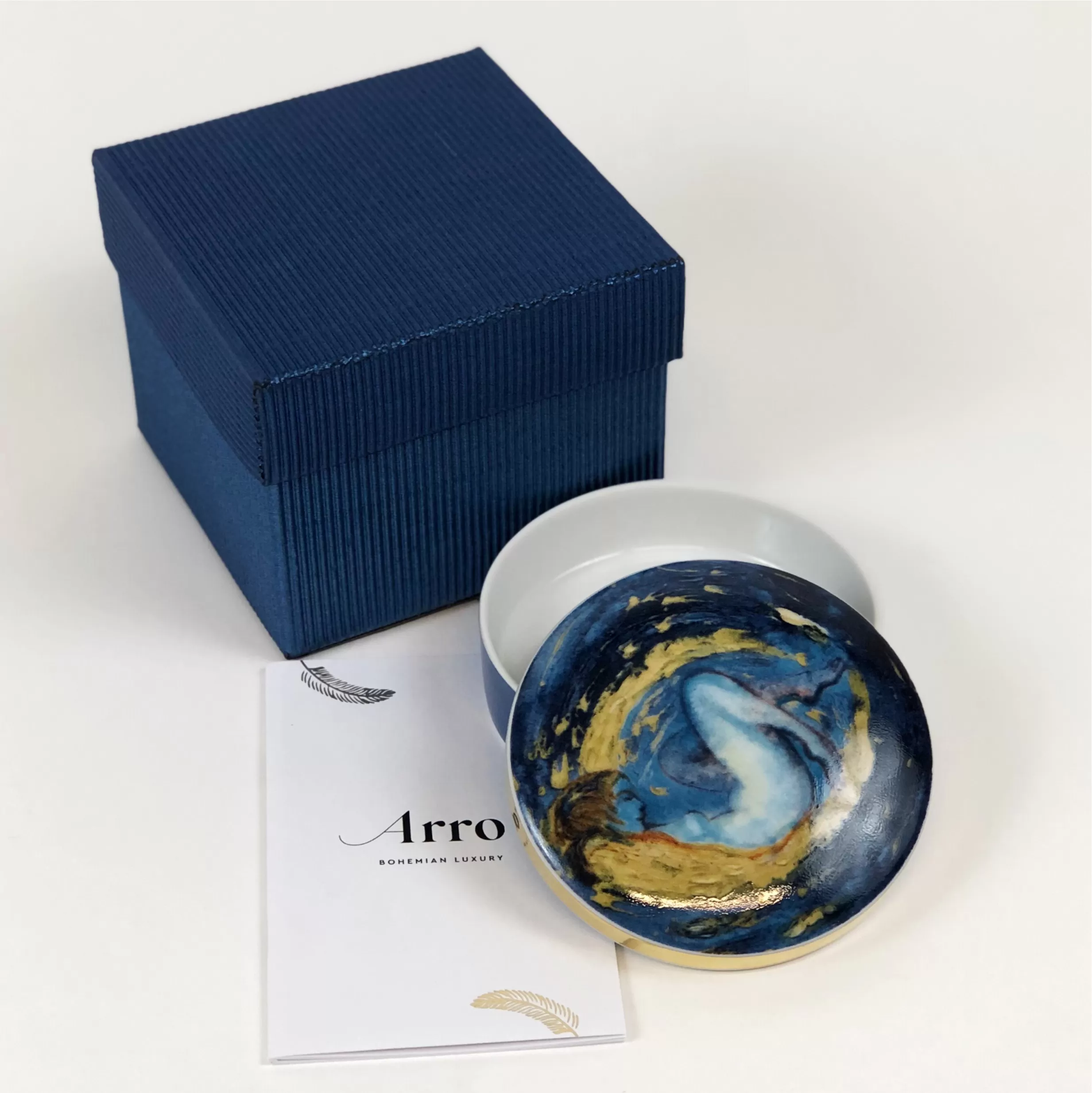 porcelain box ANGEL NEST by Liisu Arro