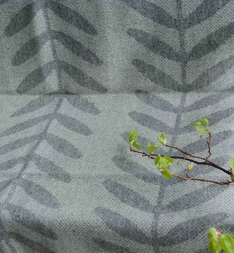 throw LIANE by Mare Kelpman