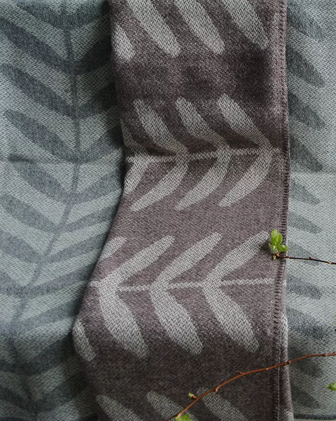 throw LIANE by Mare Kelpman