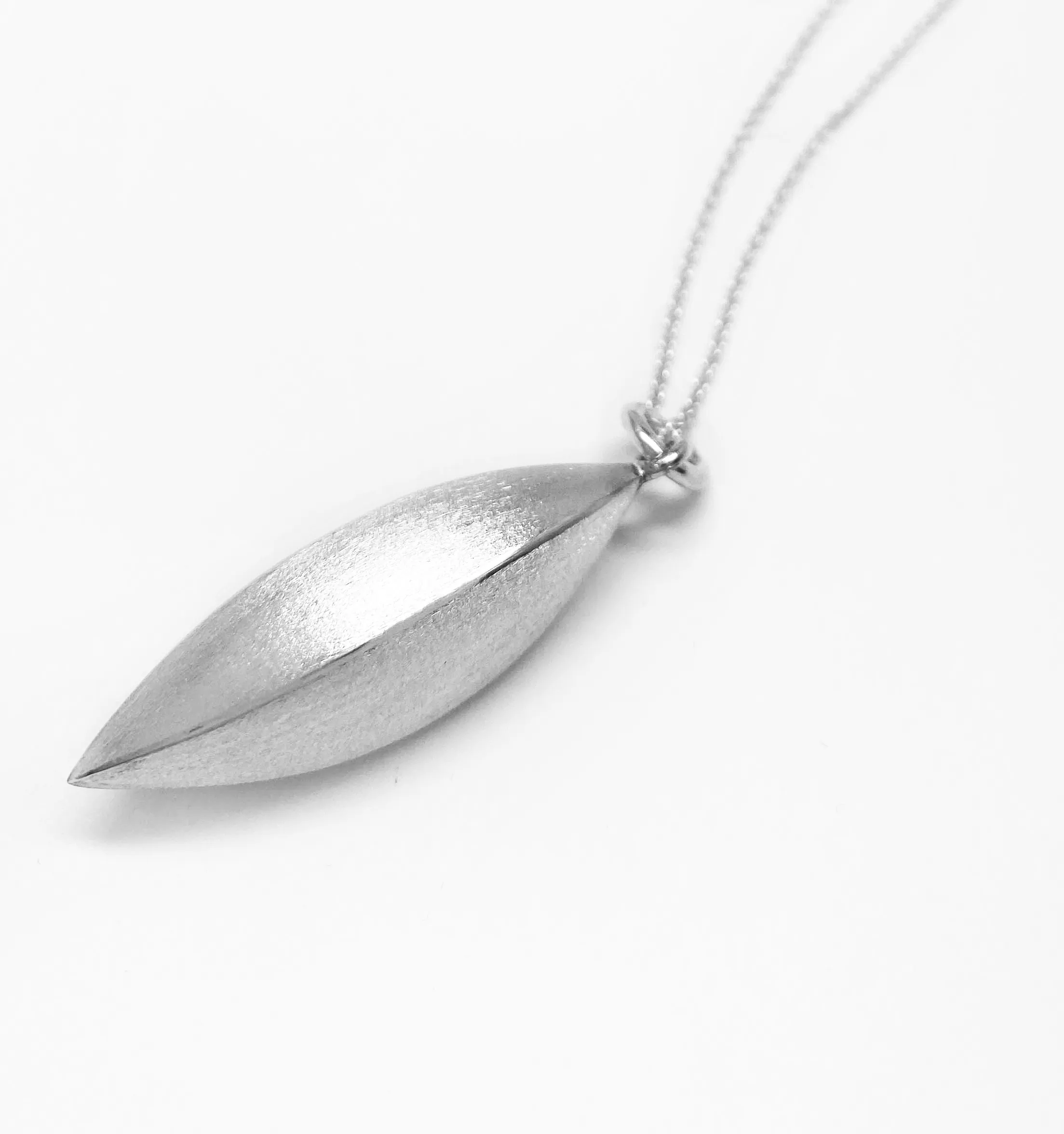 pendant ARROW by Karin Kersa