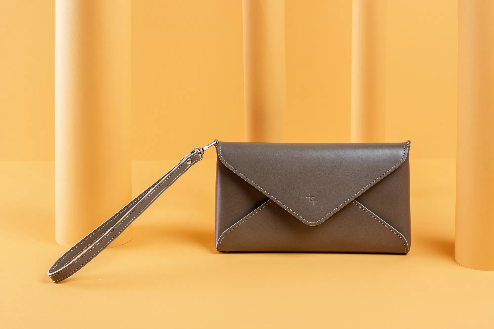 hand bag MODEL CLUTCH by Craftory