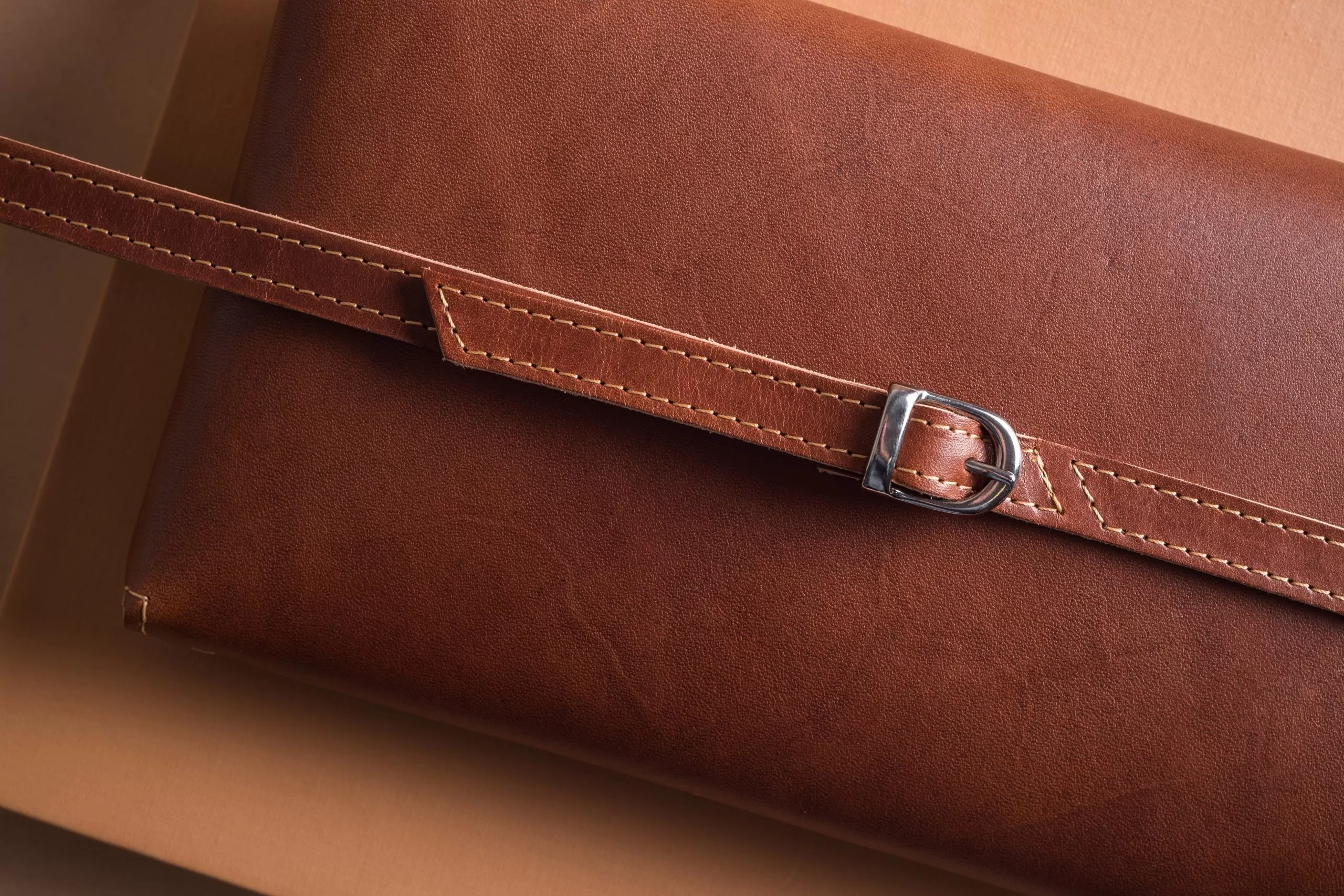 hand bag MODEL CLUTCH by Craftory