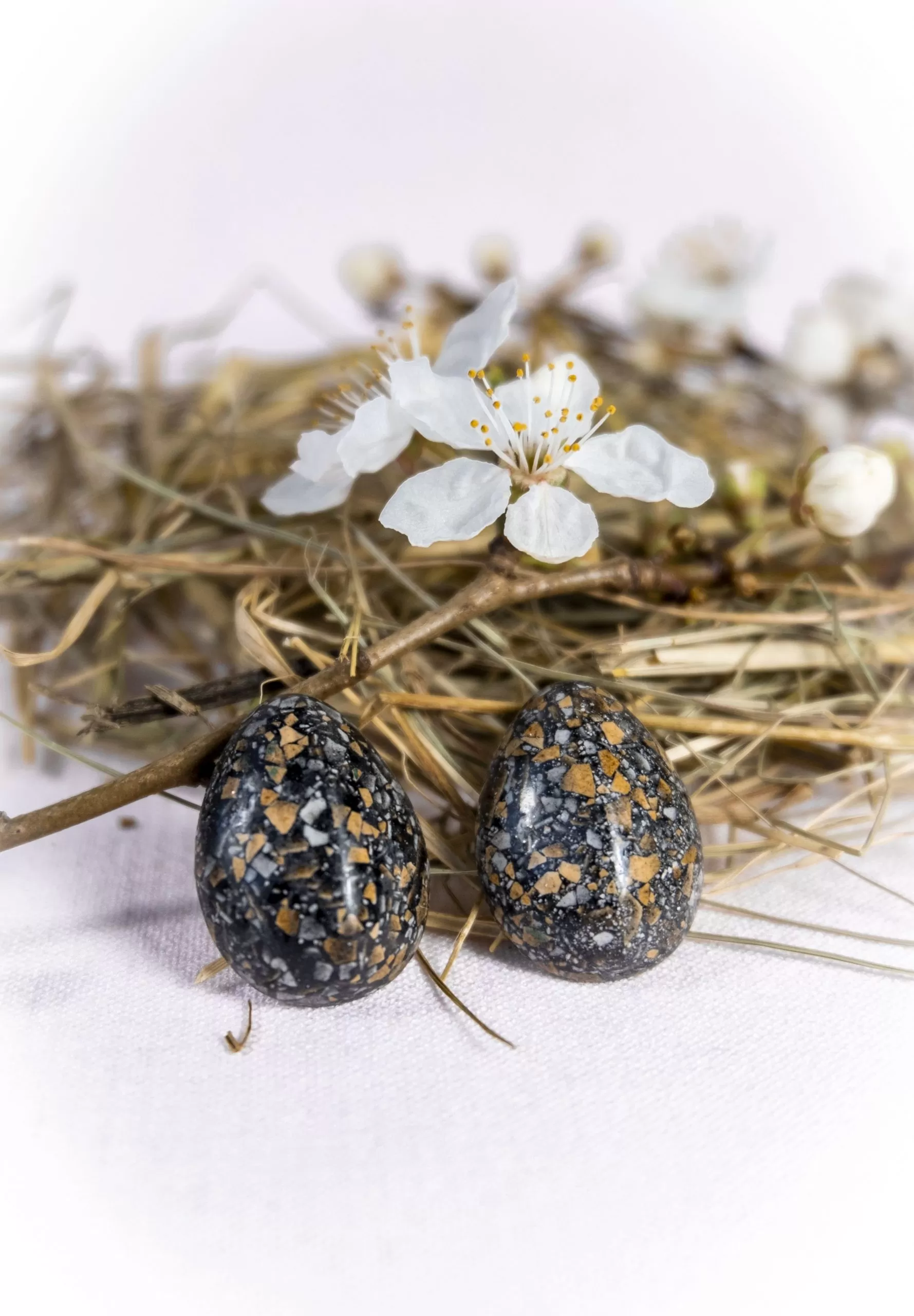 earrings SCRAMBLED EGGS MUNA by Laura Saks