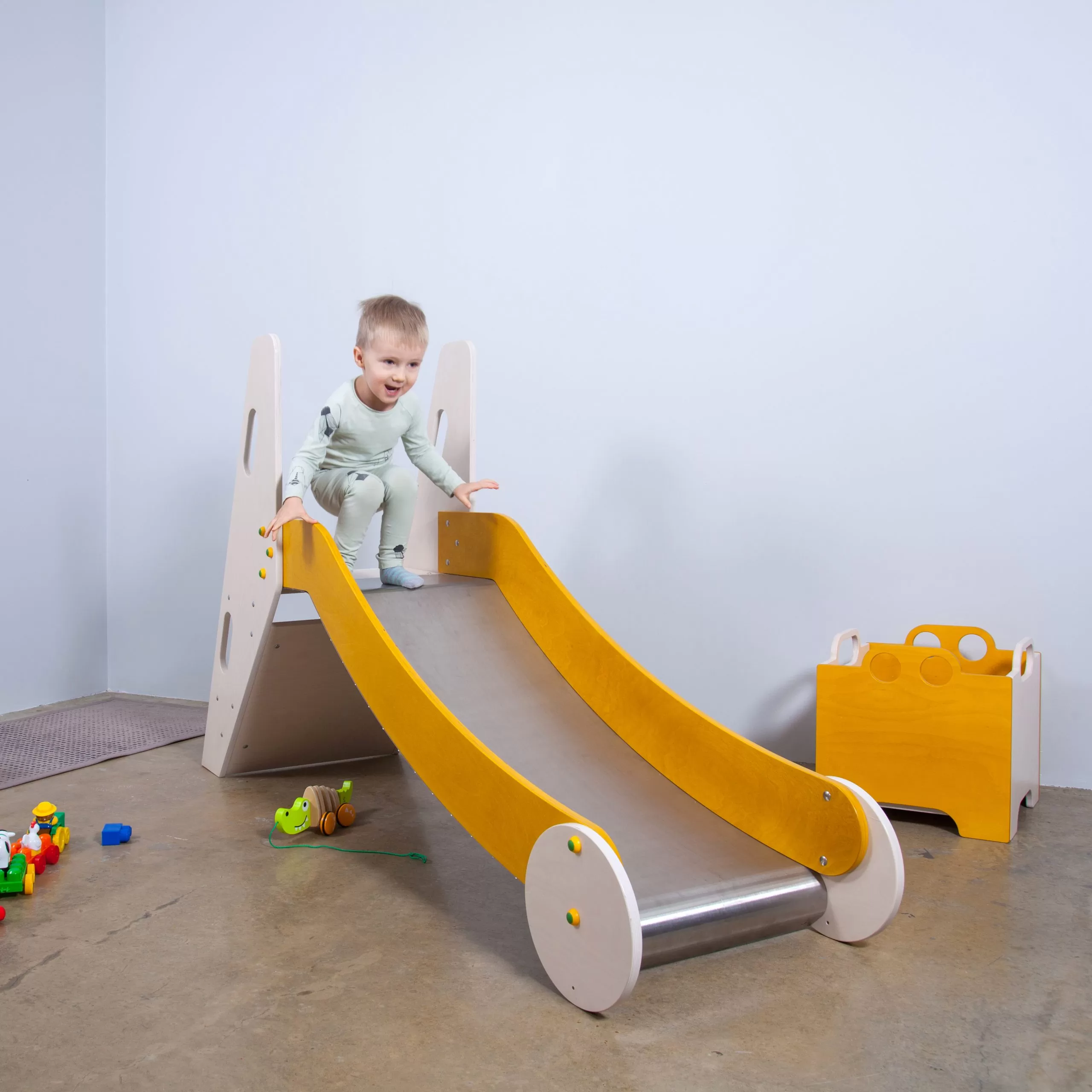 slide LIUG by Wolfberry