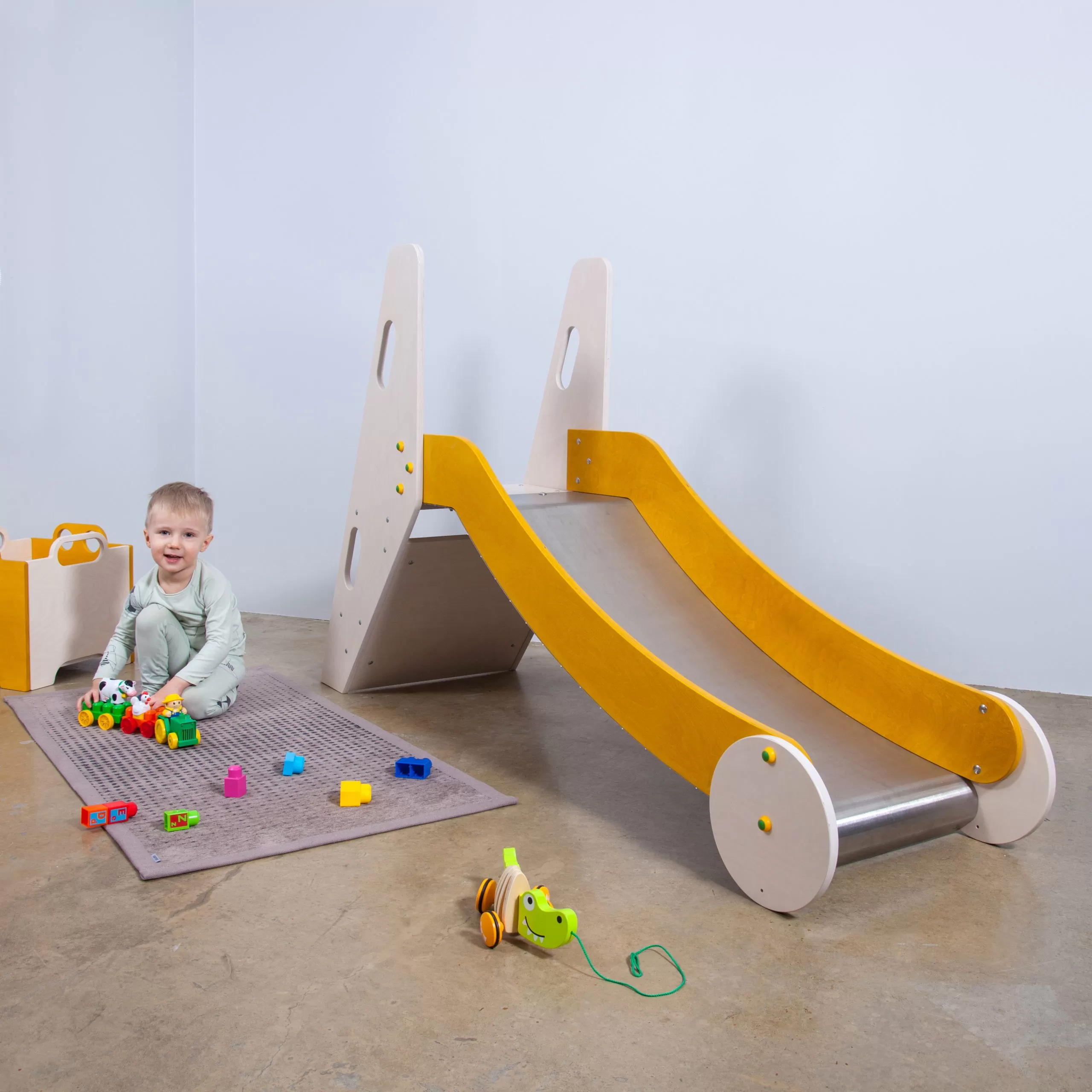 slide LIUG by Wolfberry