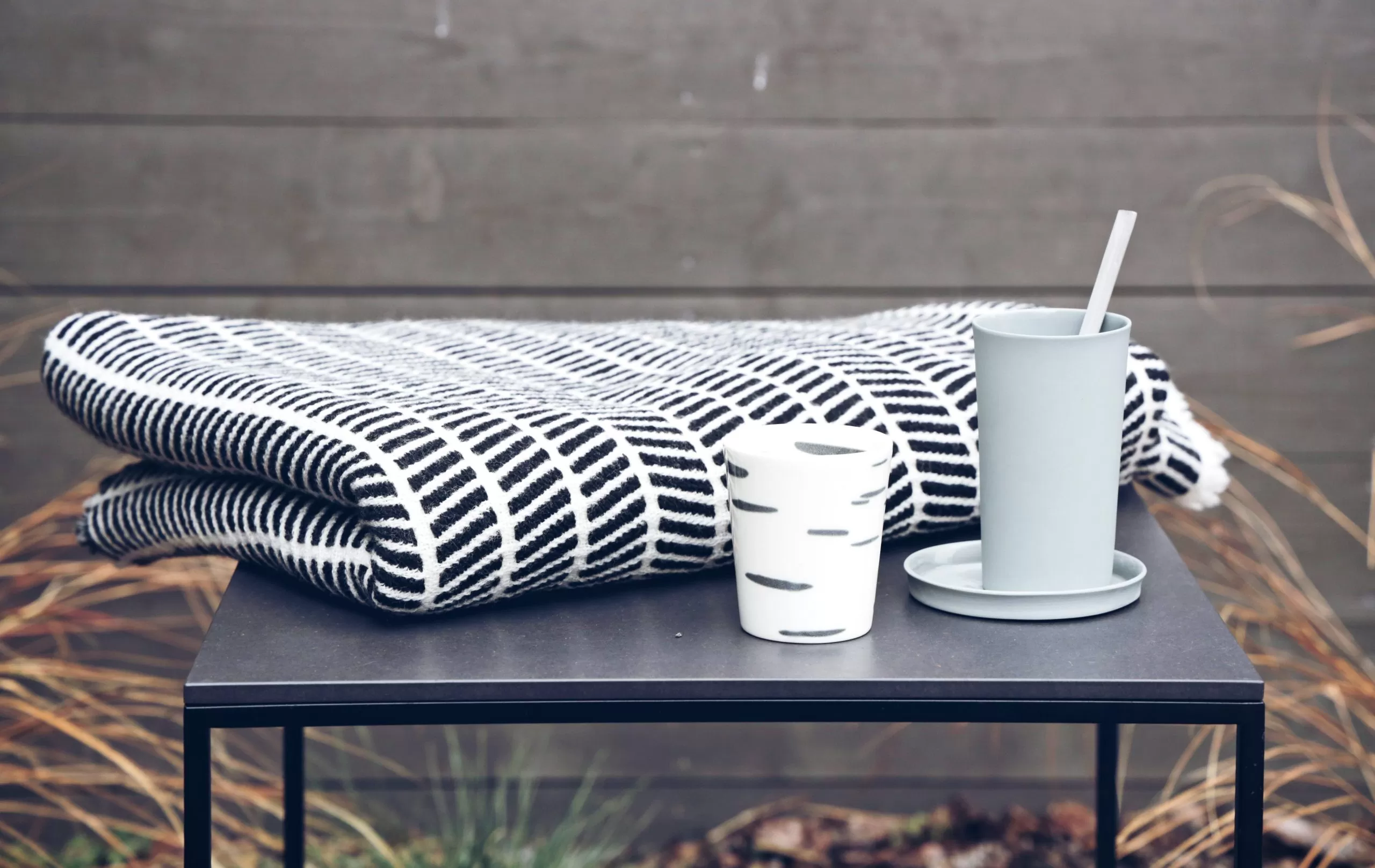 cup PORCELAIN MEETS WOOD - BIRCH by Raili Keiv