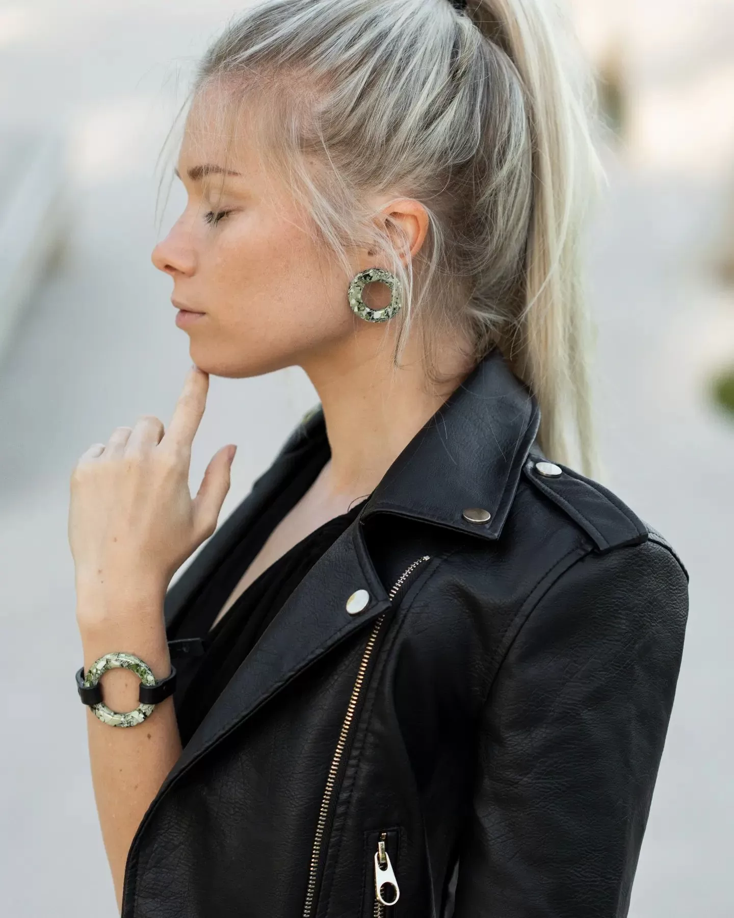 kõrvarõngad SCRAMBLED EGG RING by Laura Saks