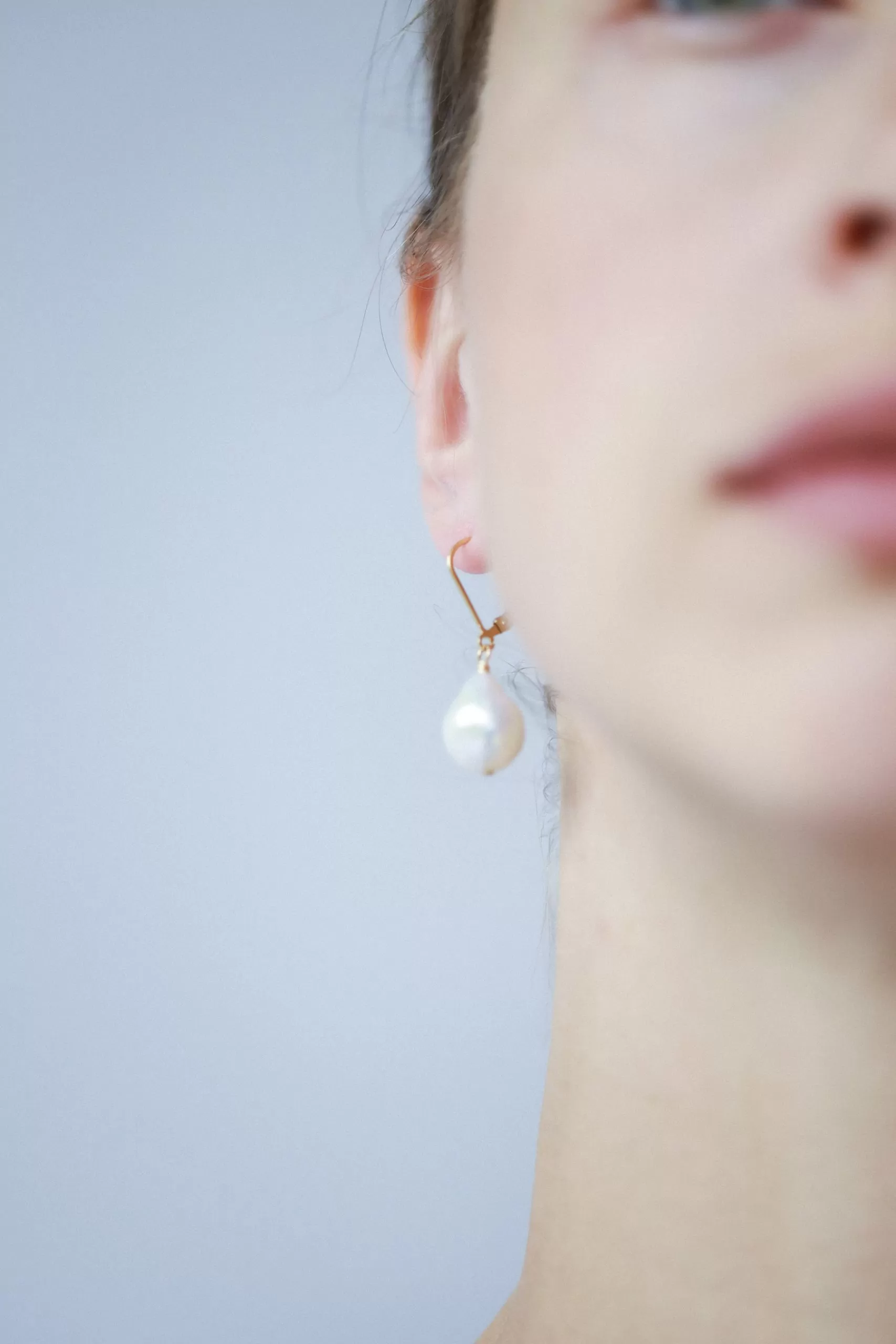 earrings COCO GRANDE HOOK - PEARL by NVBYK