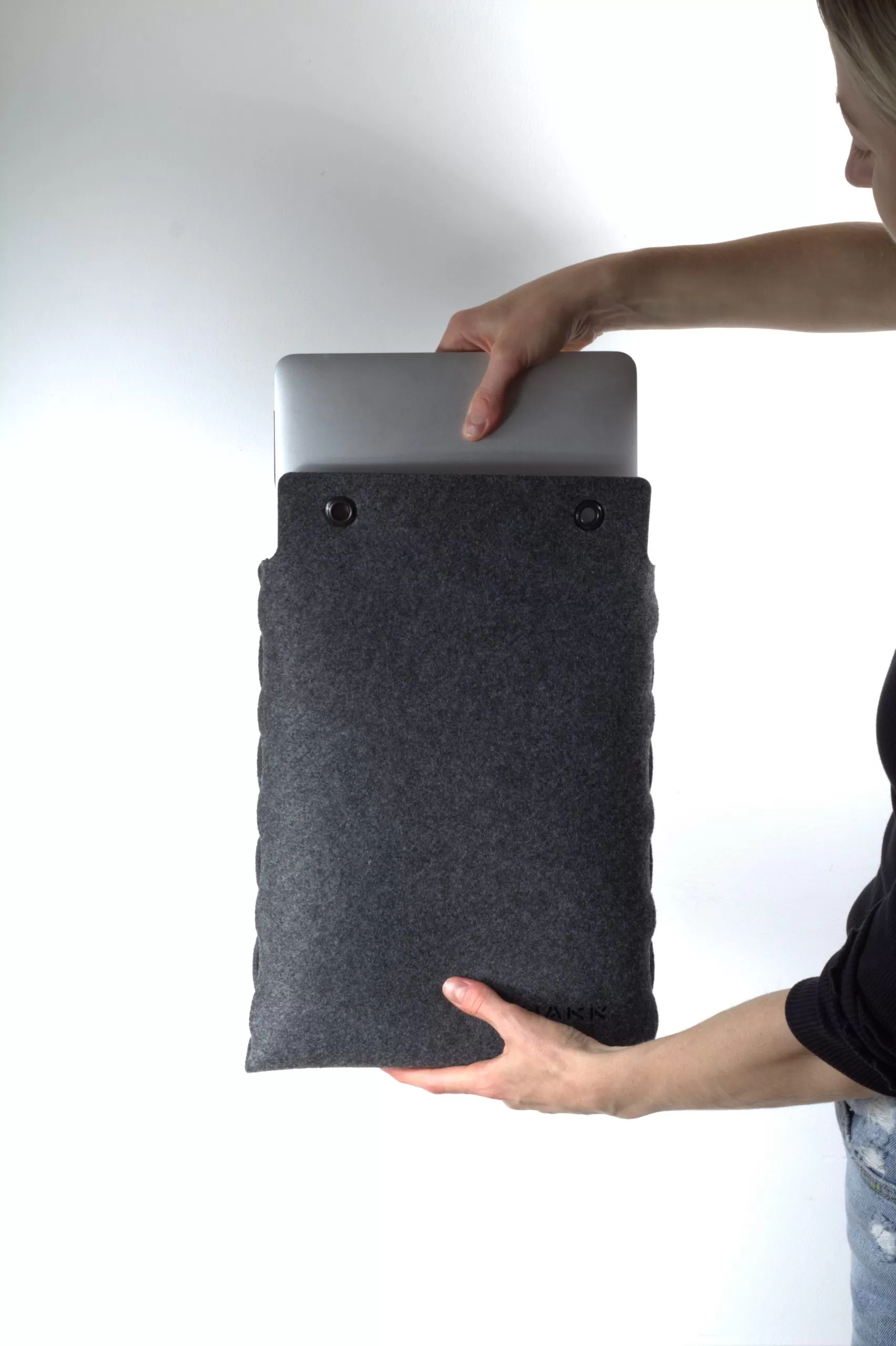 sülearvuti ümbris SNAP by HAKK design