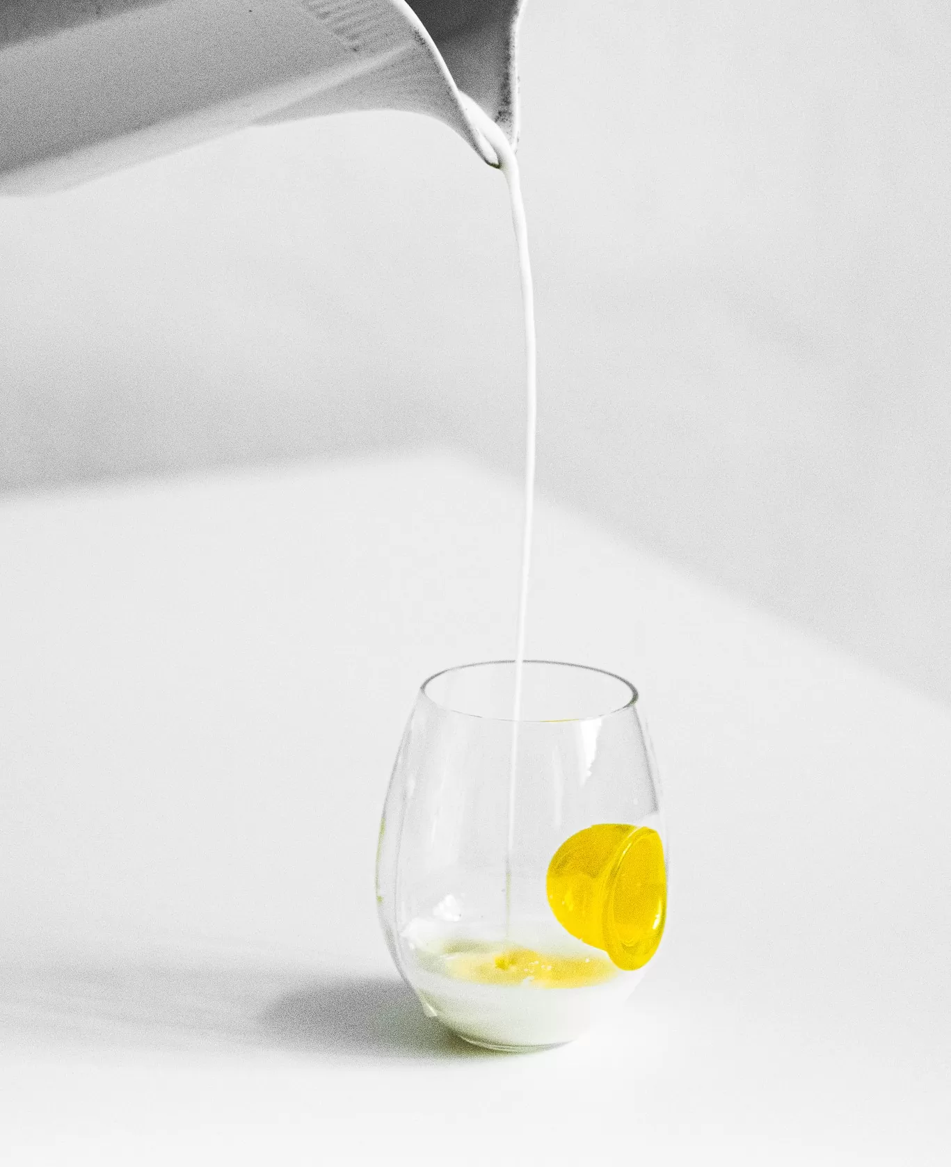 EGG drinking glass (set of 2) by Hyti