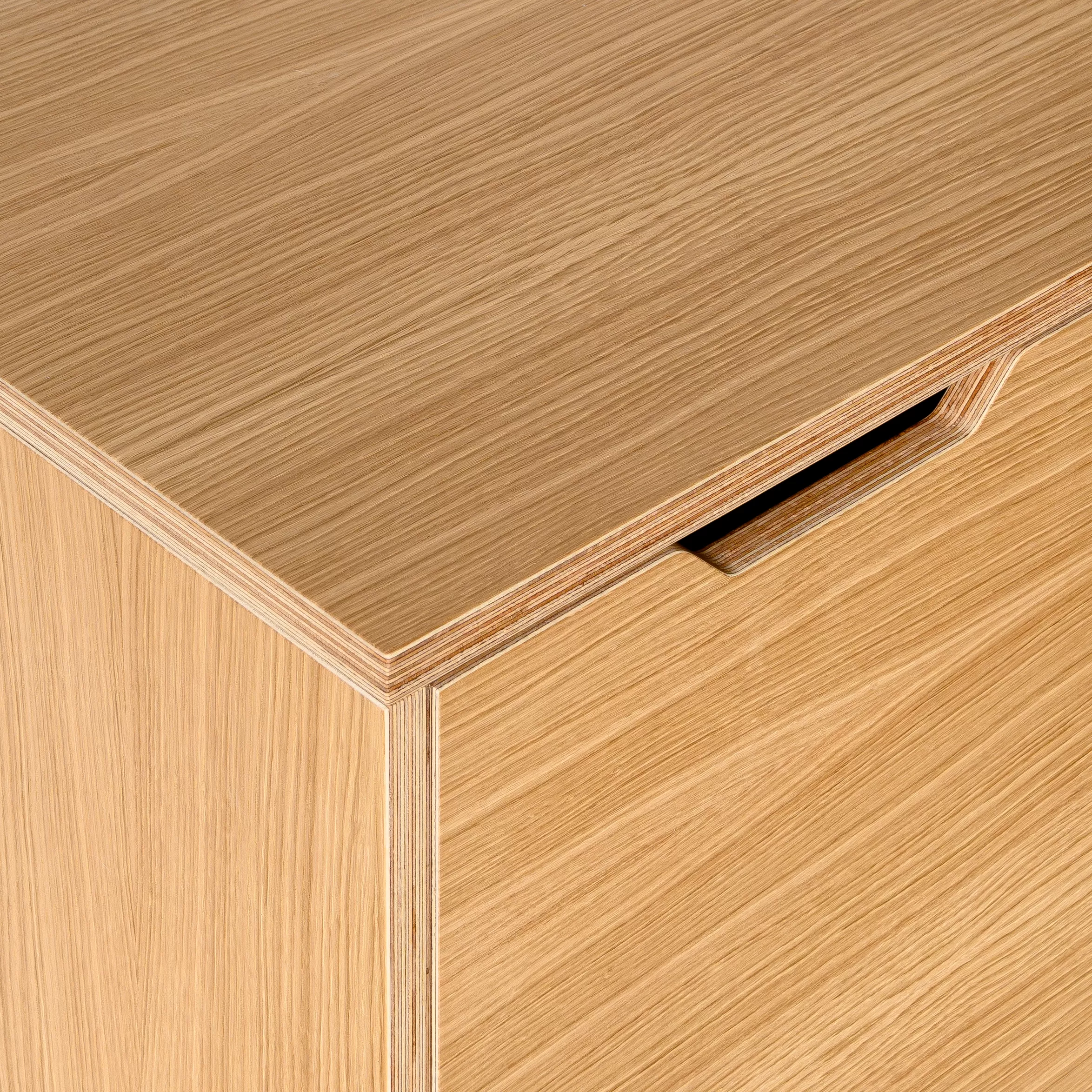 kummut NOBLE 2 lükandukse ja 3 sahtliga by Radis