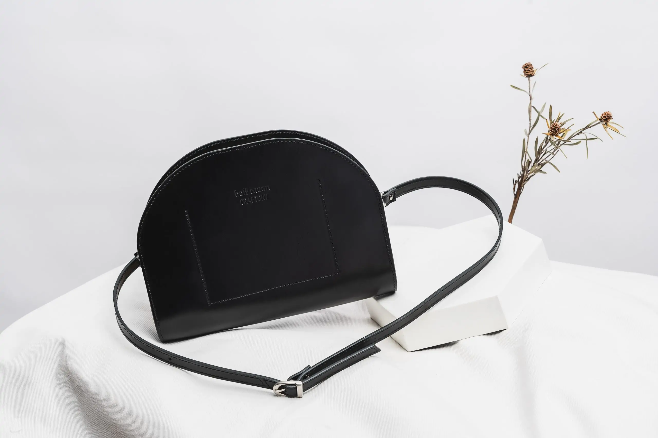 handbag HALF MOON by Craftory