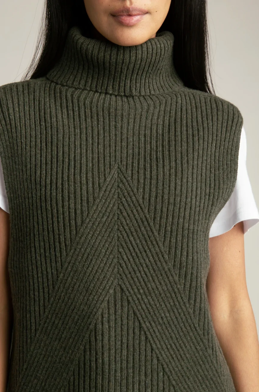 ümbertöödeldud villast õmblusteta vest by Reet Aus