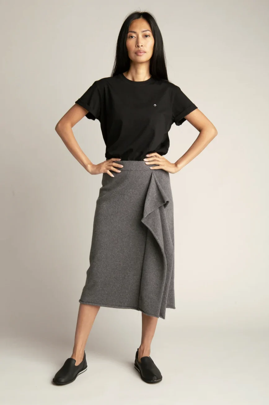 ümbertöödeldud villast õmblusteta seelik by Reet Aus