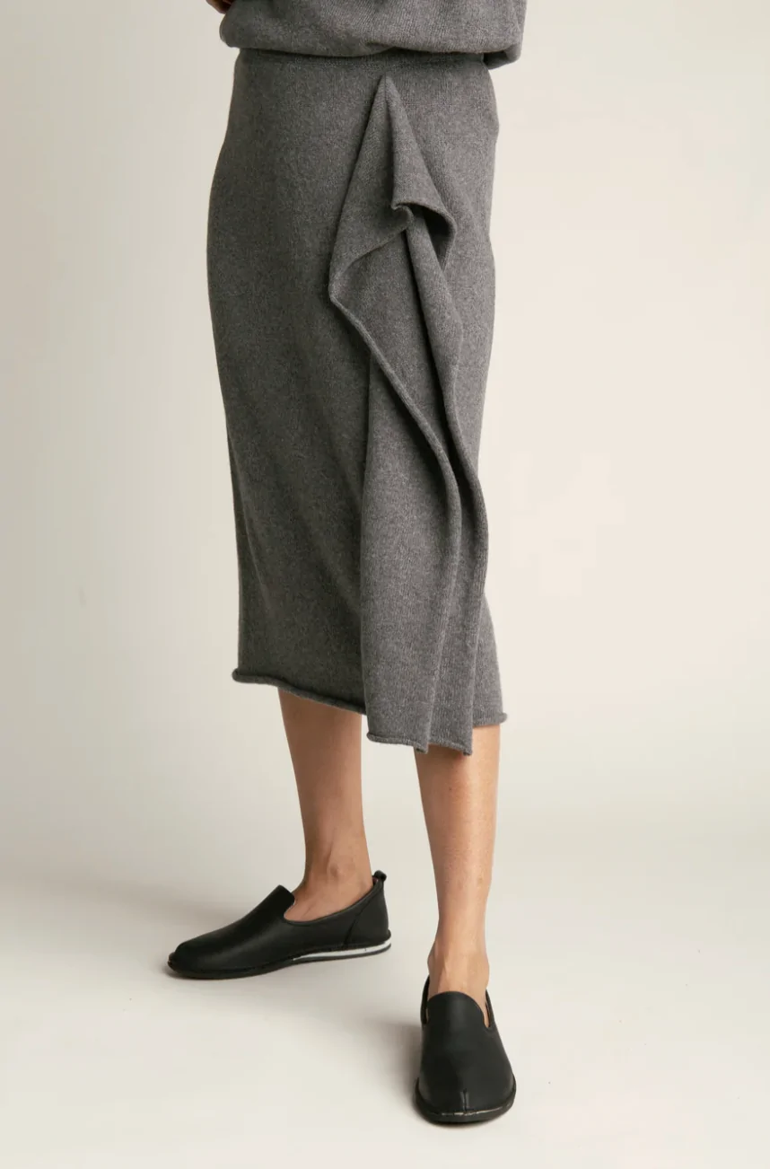 ümbertöödeldud villast õmblusteta seelik by Reet Aus