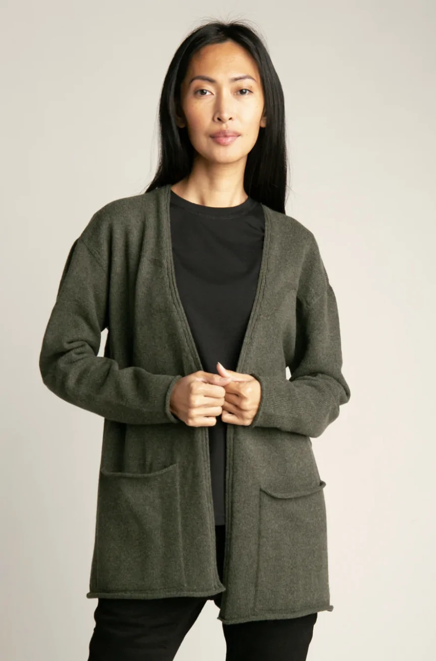 ümbertöödeldud villast õmblusteta kardigan by Reet Aus