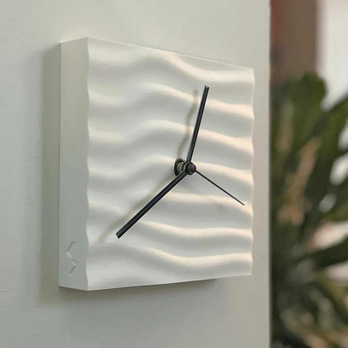 clock MERI by Leonardo Meigas