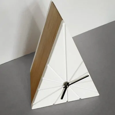 Lauakell-järjehoidja by Harri Erhlich