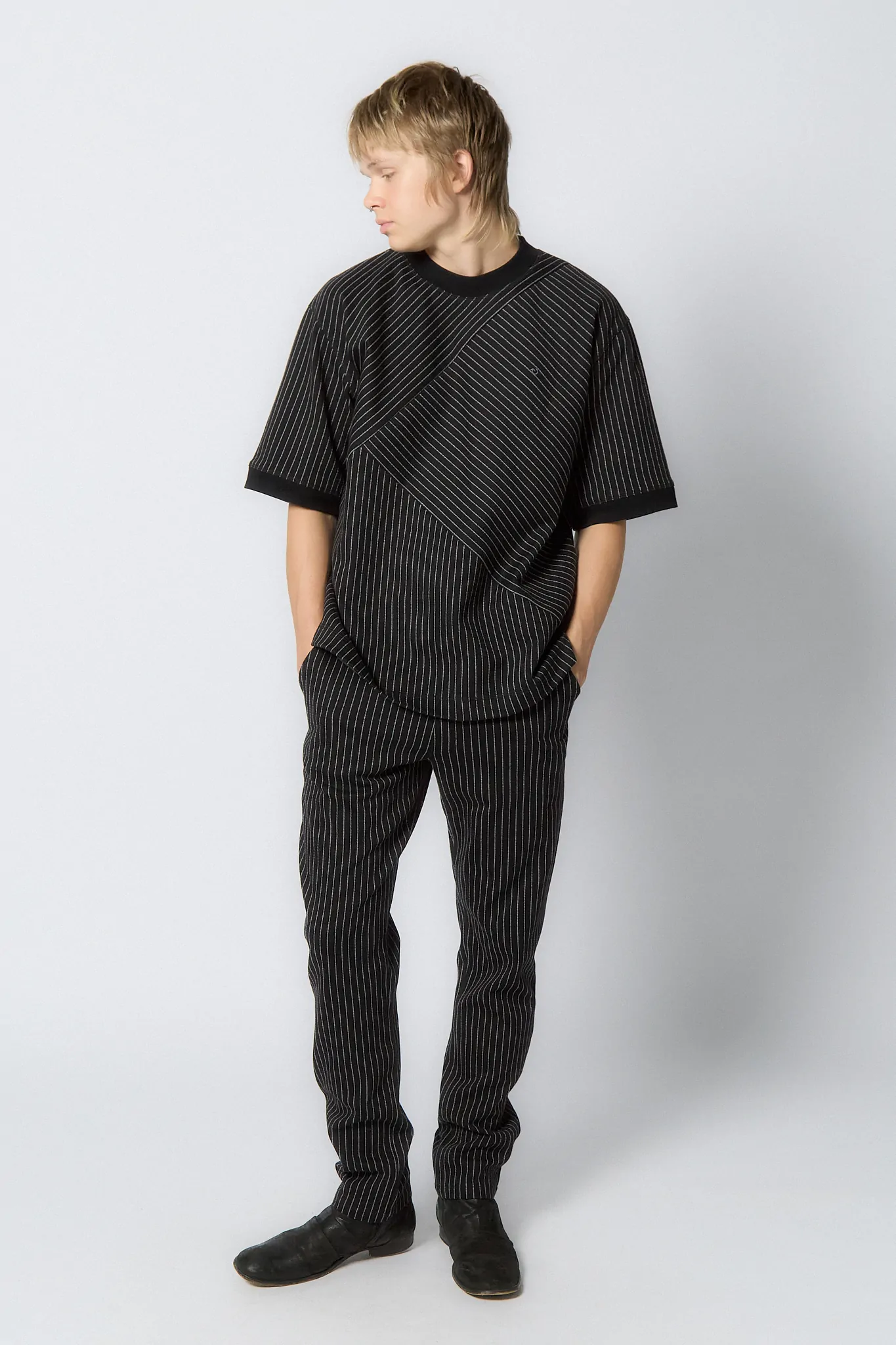 oversized T-särk meeste must-valge by Reet Aus